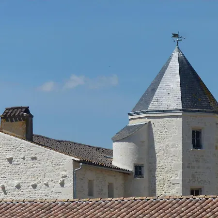 Logis De Pierre Levee Bed & Breakfast