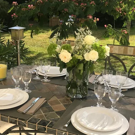 Logis De Pierre Levee Bed & Breakfast