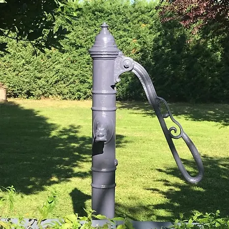 Logis De Pierre Levee