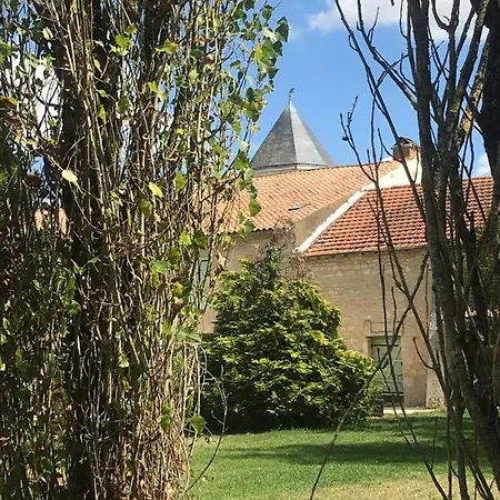 Logis De Pierre Levee Bed & Breakfast 3*