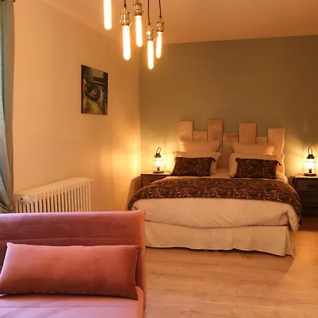 Logis De Pierre Levee Bed & Breakfast 2*