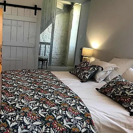 Bed & Breakfast Logis De Pierre Levee Bessines