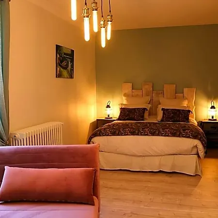 Logis De Pierre Levee 3*