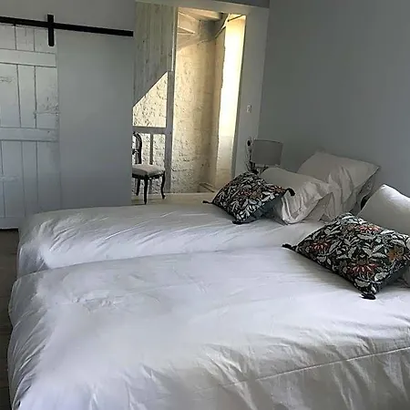 Bed & Breakfast Logis De Pierre Levee