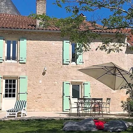 Logis De Pierre Levee Bessines