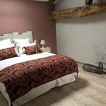 Logis De Pierre Levee Bed & Breakfast