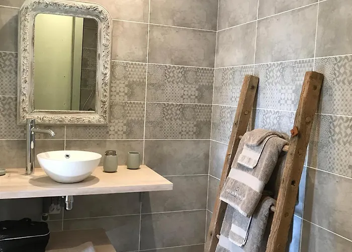 Logis De Pierre Levee Bed & Breakfast 3*