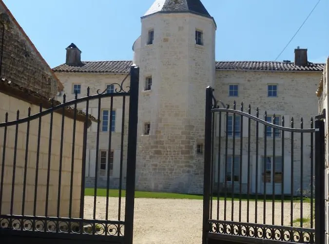 Bed & Breakfast Logis De Pierre Levee Bessines