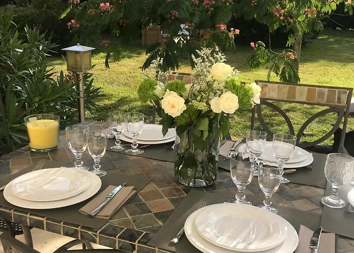 Logis De Pierre Levee Bed & Breakfast